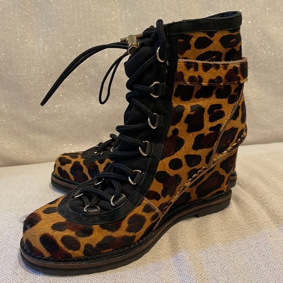 Diane von Furstenberg leopard calf hair wedges. Size 7. - Picture 6 of 8